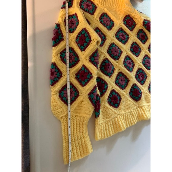 Vintage 70s handmade crochet yellow granny square blanket sweater size medium - Picture 8 of 11